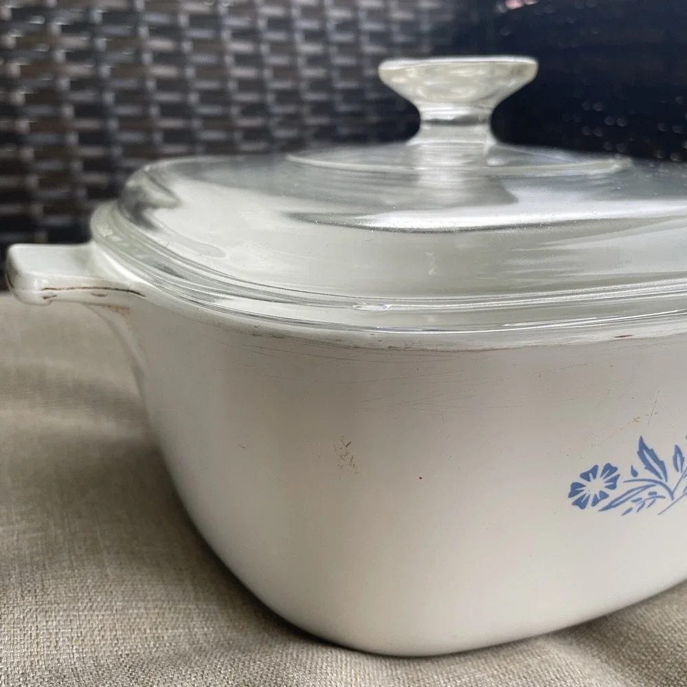 Corningware dish comes
